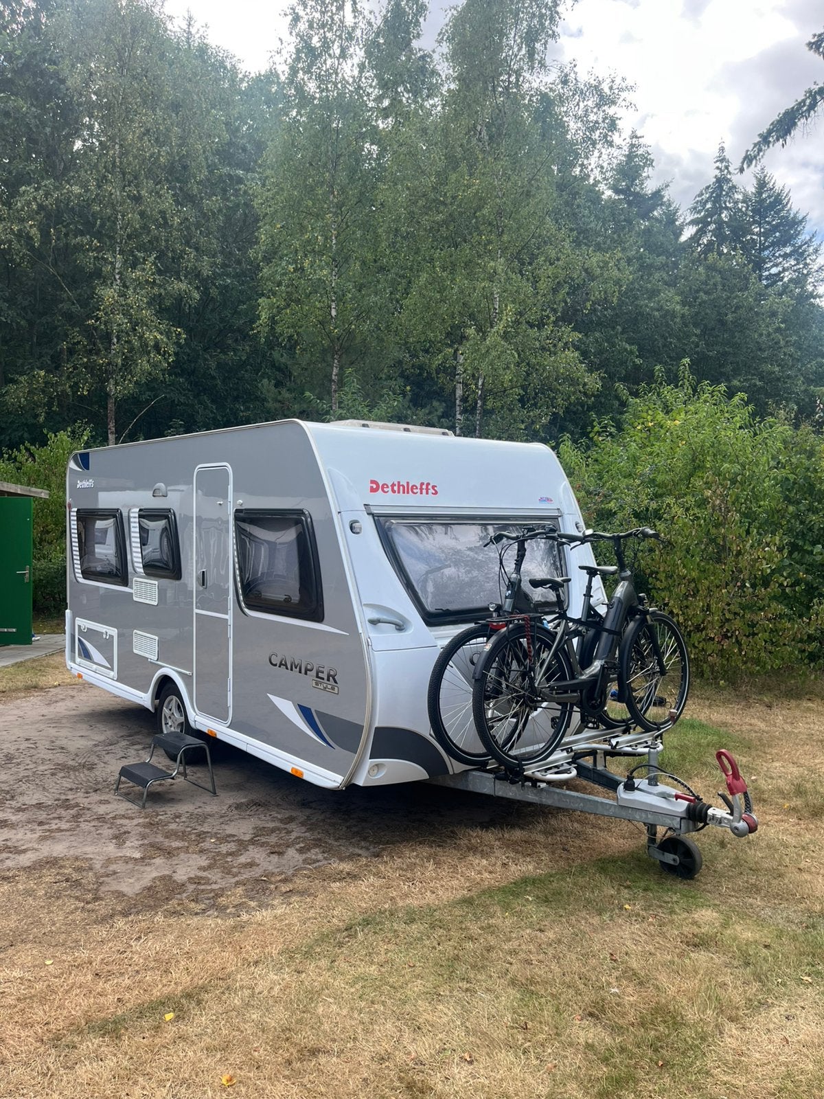 Dethleffs camper 460 caravan / met z.g.a.n. Dorema voortent, Rondzit, Particulier, Dethleffs, Tot en met 4