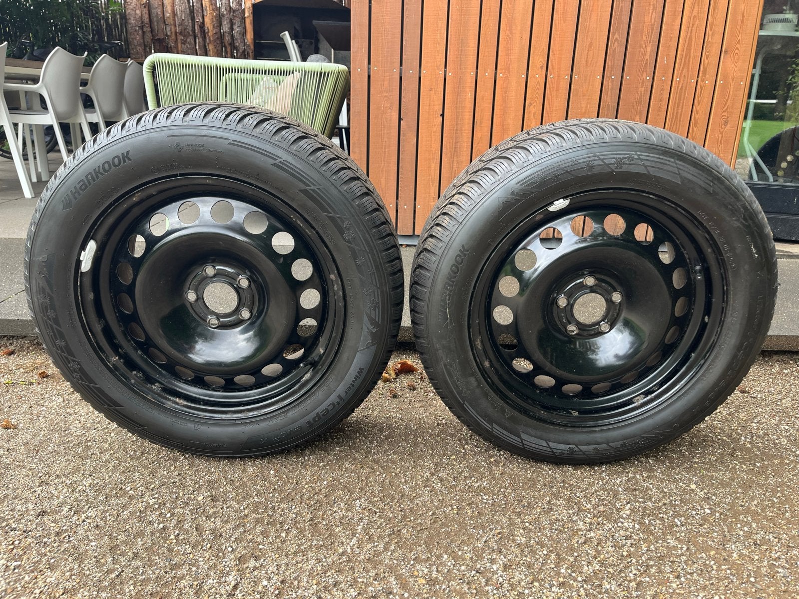Winterbanden met velgen - Hankook en Continental 235/55/R17, Ophalen, Gebruikt, Banden en Velgen, 17 inch