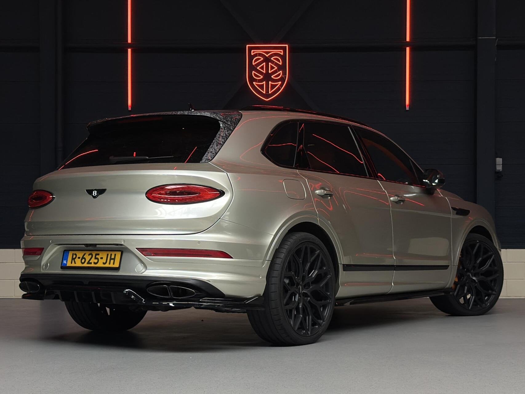 Bentley Bentayga V6 Hybrid |CARBON|PANO|MASSAGE|24"VOSSEN, Auto's, Bentley, Automaat, Bentayga, Gebruikt, Euro 6
