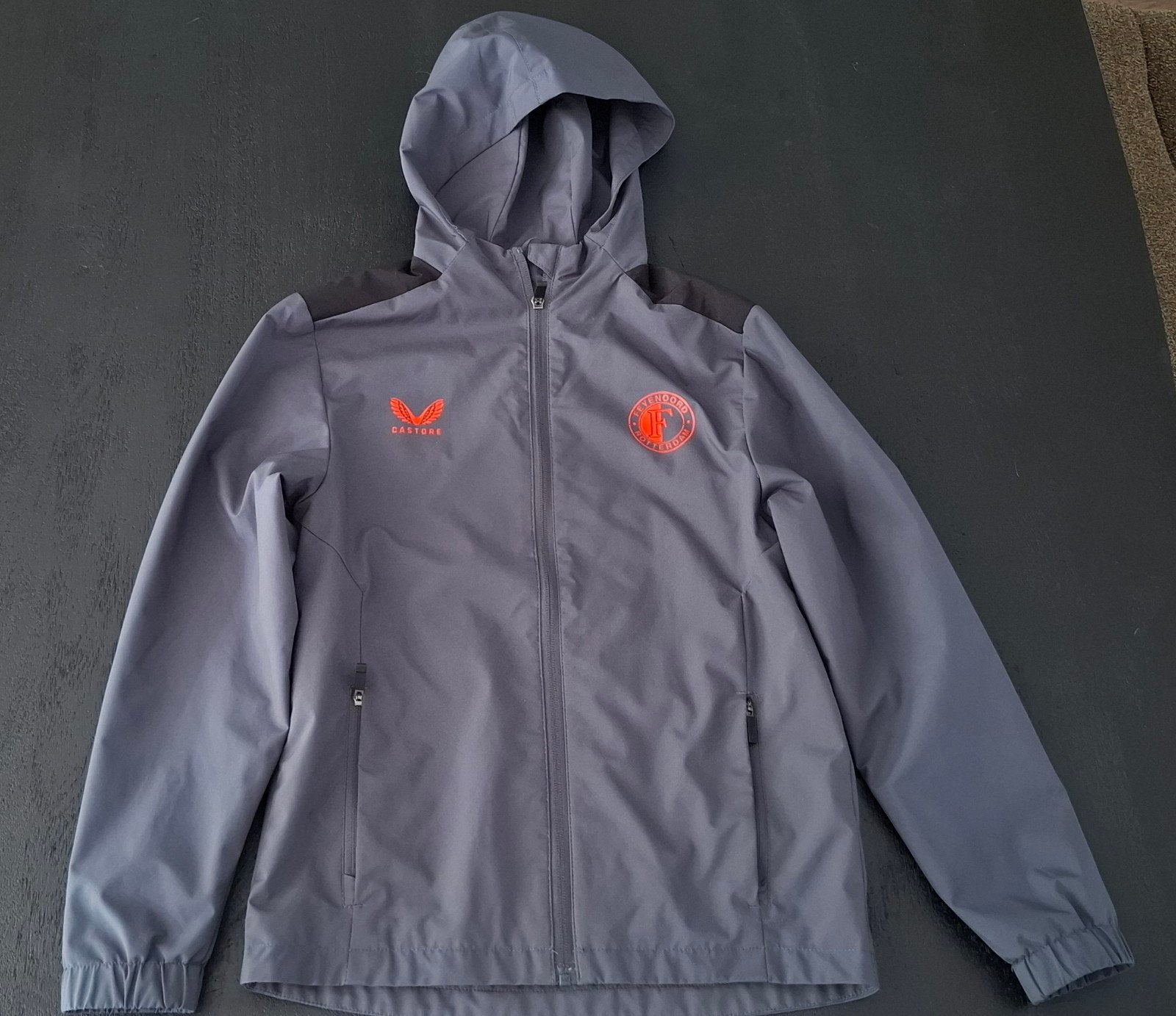 Feyenoord wind/regenjack maat 158, Ophalen of Verzenden, Gebruikt