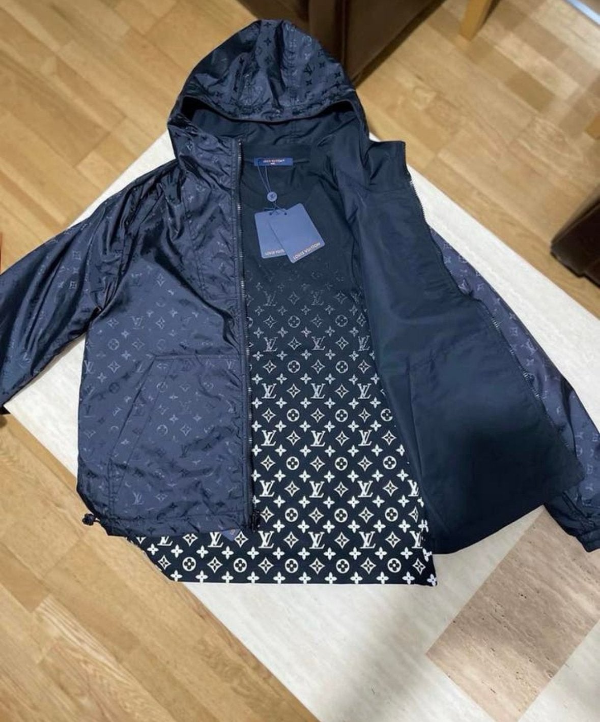 Louis Vuitton Windbreaker Maat L, Kleding | Heren, Jassen | Zomer, Ophalen of Verzenden, Zo goed als nieuw, Zwart