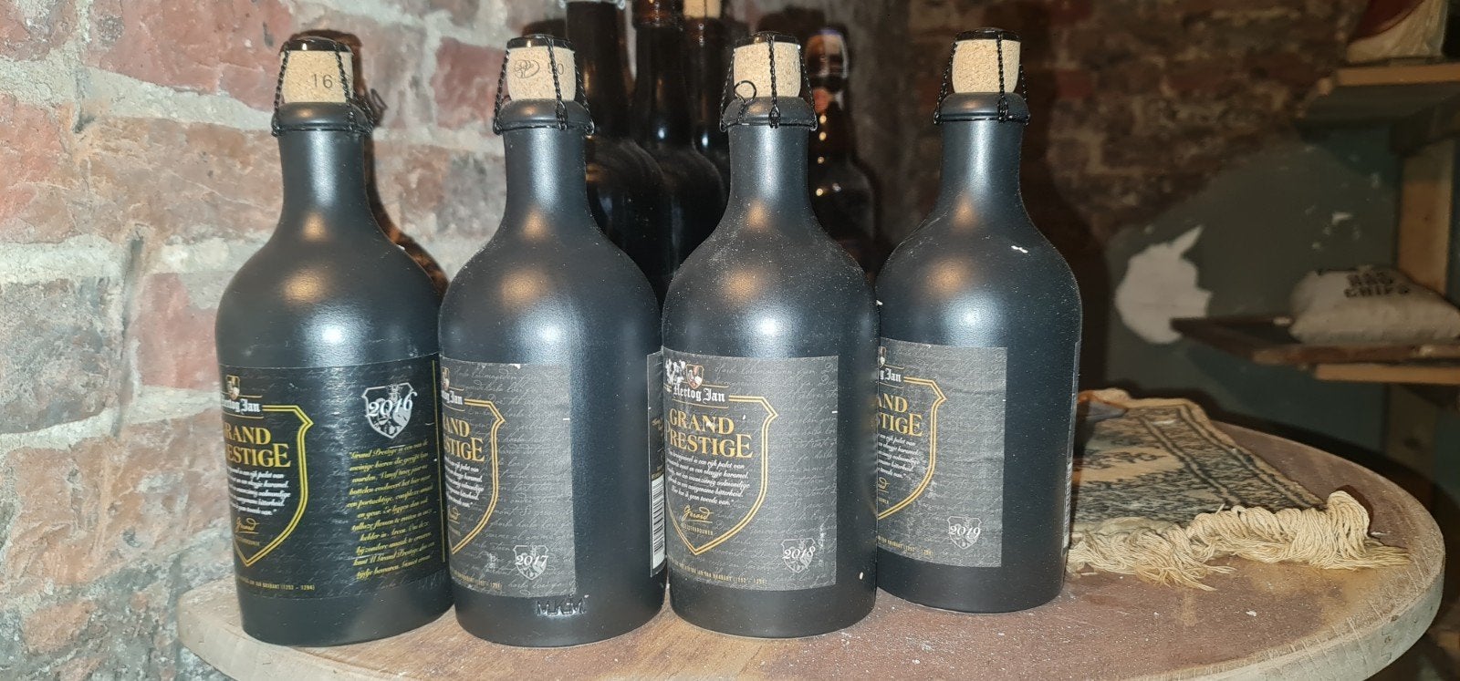 4 kruikjes Grand Prestige 2016-2019, keldergerijpt, Verzamelen, Biermerken, Ophalen, Zo goed als nieuw, Flesje(s)