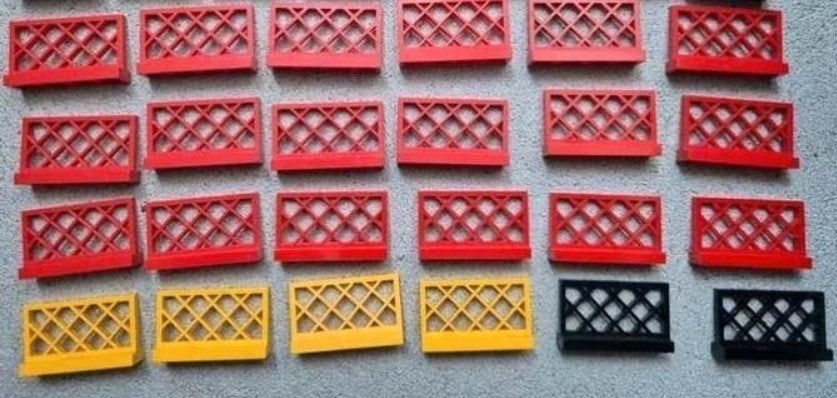 Partij rode, zwarte en gele LEGO hekken., Ophalen of Verzenden, Gebruikt, Losse stenen, Lego