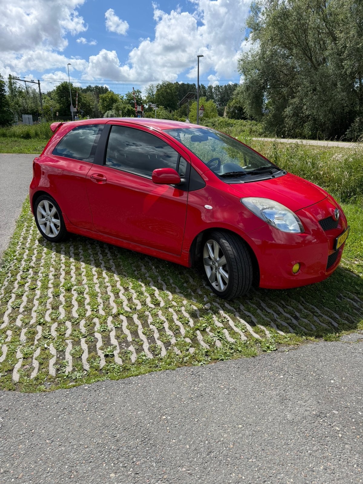 Toyota Yaris 1.8 VVT-i TS 2007 Rood NL auto, Voorwielaandrijving, Stof, 4 cilinders, 133 pk