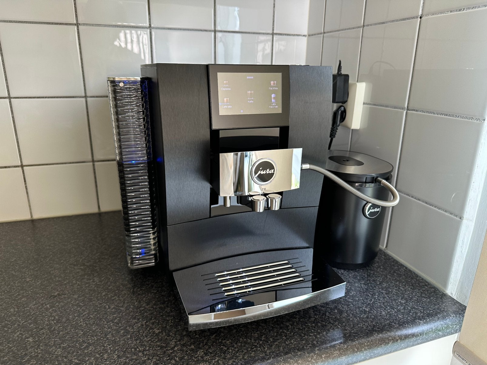 Jura Z10 Volautomatische Koffiemachine (2024) + veel extras, 10 kopjes of meer, Ophalen of Verzenden, Zo goed als nieuw, Koffiemachine