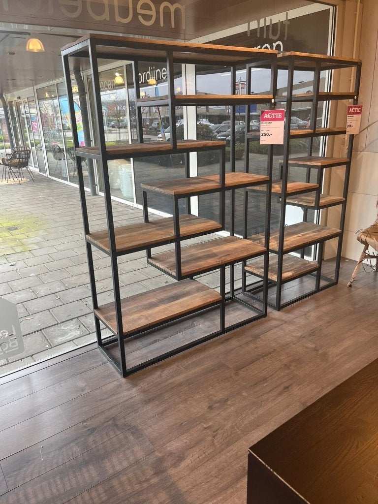 Boekenkast, Ophalen, Met plank(en), Gebruikt, 150 tot 200 cm