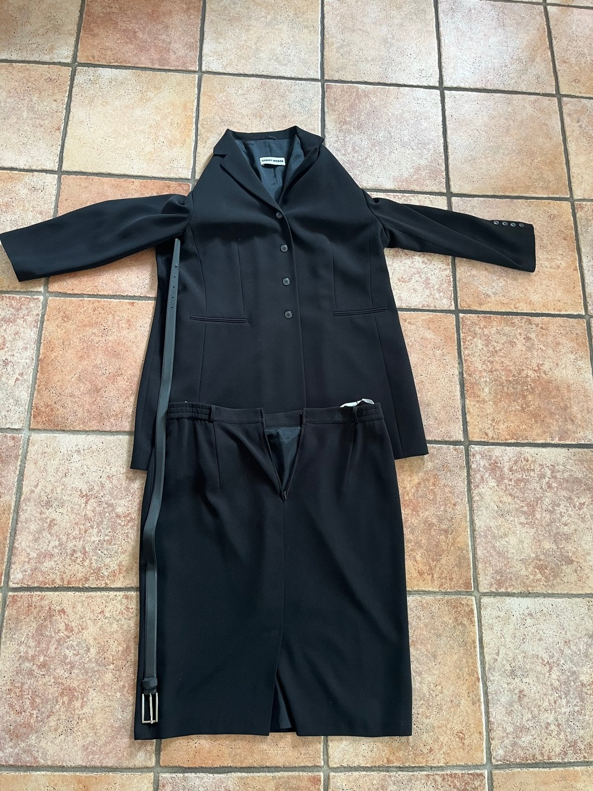 Gerry Weber Zwart Kostuum/Pak - Jasje en Rok Maat 46, Kostuum of Pak, Zwart, Maat 46/48 (XL) of groter, Ophalen of Verzenden