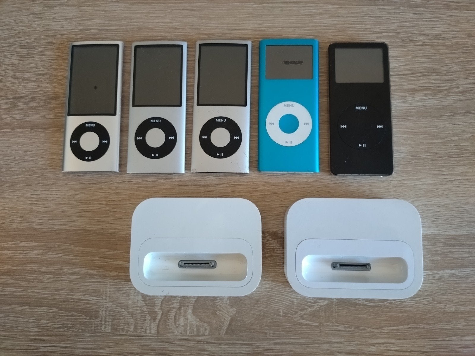 5 Ipod nano Generatie 2, 4 & 5 + docks/ kabels, Ophalen of Verzenden, Nano, 2 tot 10 GB