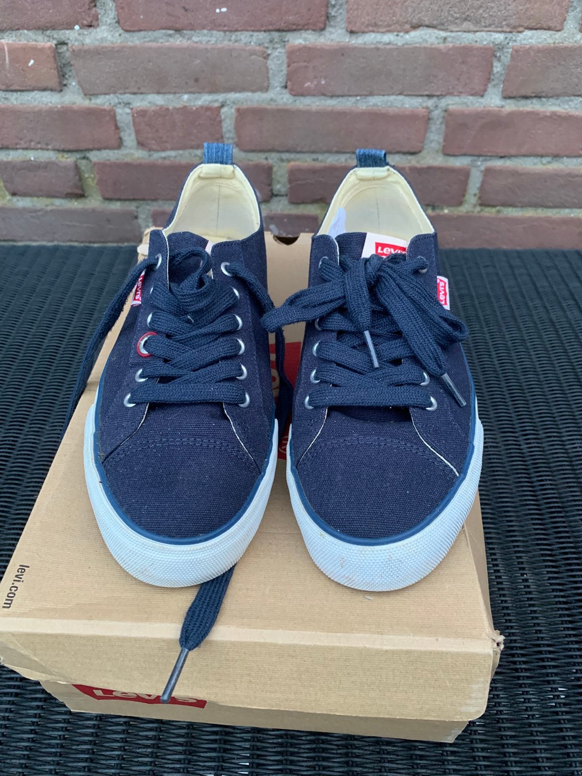 Levi's sneakers, marine blauw, canvas stof, maat 42(EUR), Blauw, Ophalen of Verzenden, Sneakers of Gympen, Gedragen
