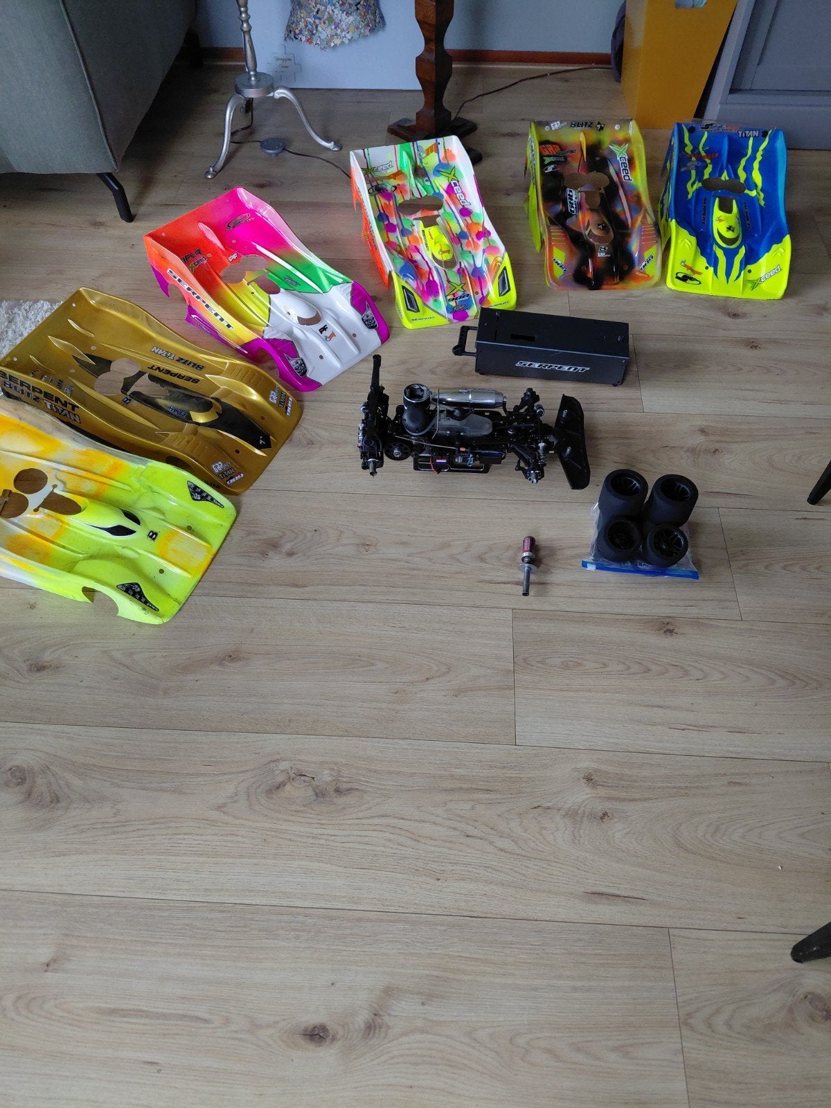 Serpent 990  met Picco motor en Ninja uitlaat, Hobby en Vrije tijd, Modelbouw | Radiografisch | Auto's, Gebruikt, Ophalen of Verzenden