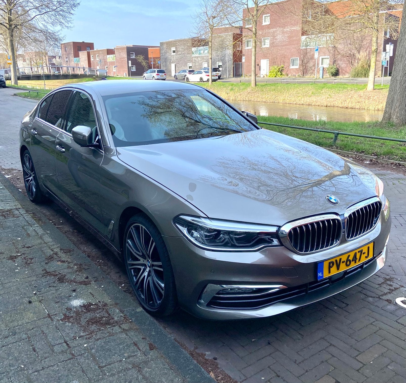 BMW 5-Serie 540i 340pk Xdrive. Softclose, massage stoelen, Automaat, Beige, 2000 kg, 340 pk