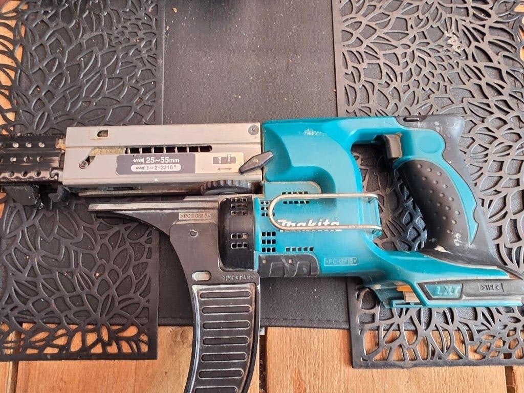 Makita schroefautomaatmachine, Doe-het-zelf en Verbouw, Gereedschap | Boormachines, Ophalen of Verzenden, Gebruikt, Variabele snelheid
