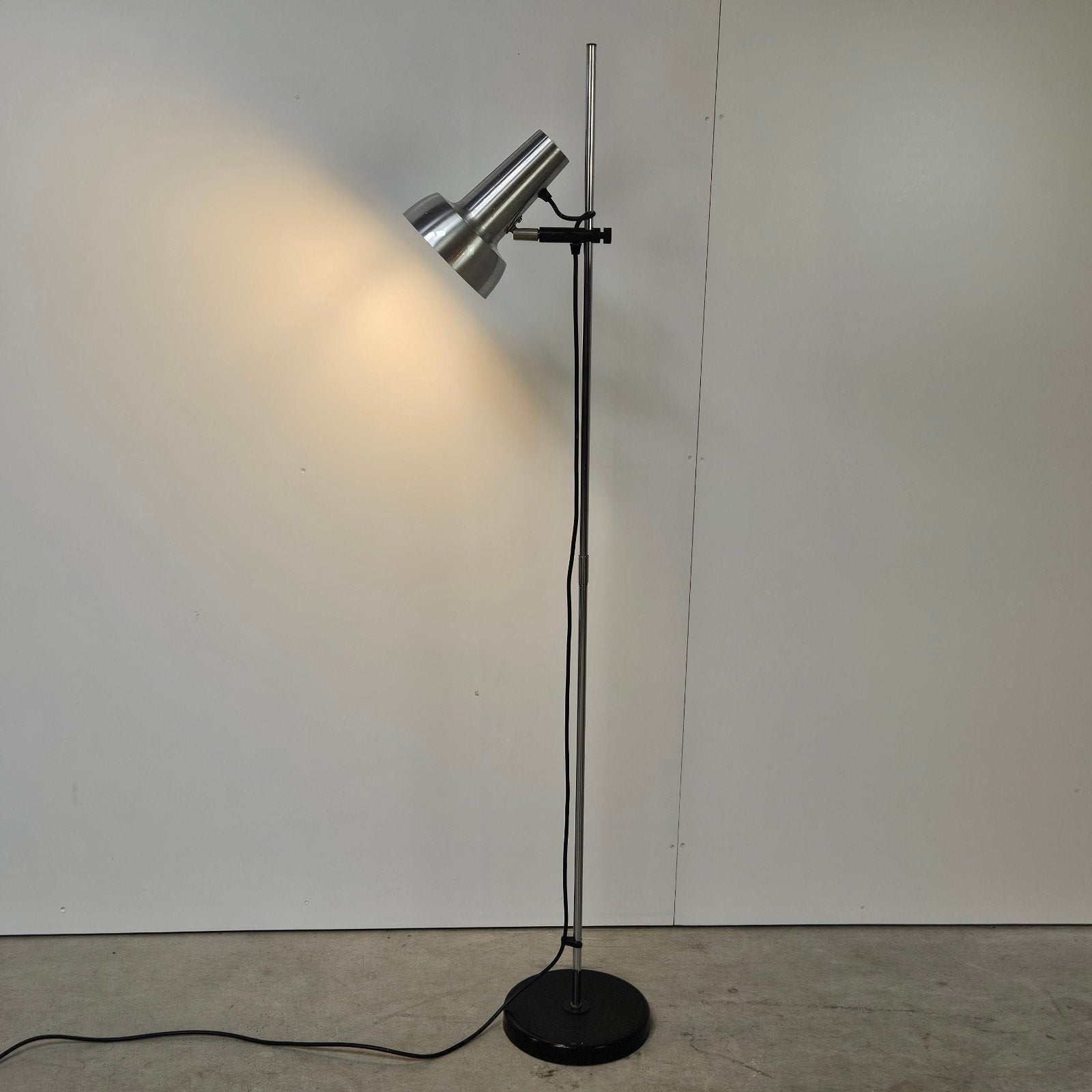 Vintage vloerlamp, verstelbare spot, Huis en Inrichting, Lampen | Vloerlampen, Gebruikt, 150 tot 200 cm, Ophalen