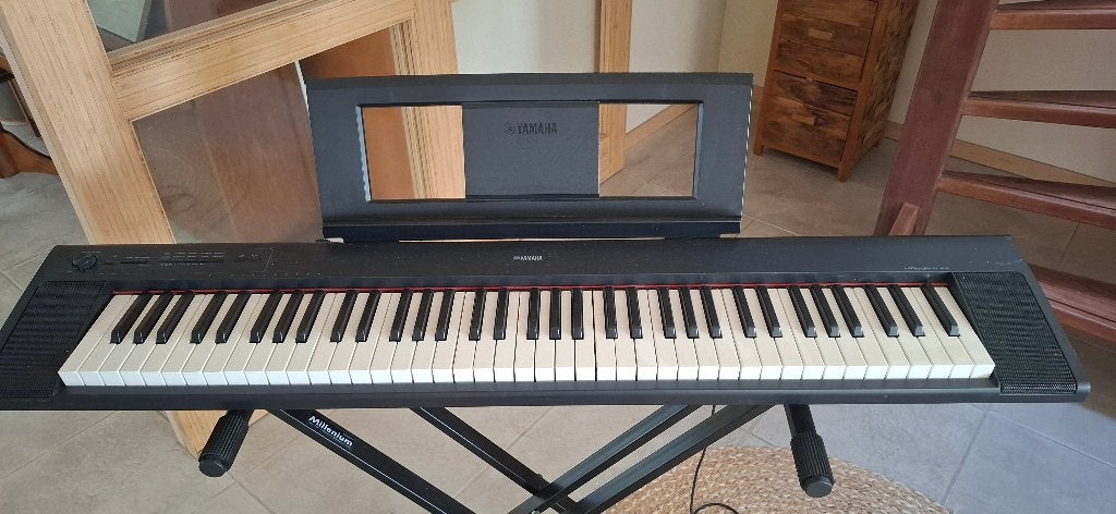 Keyboard Yamaha NP 32 Piaggero, Ophalen, Zo goed als nieuw, 76 toetsen, Yamaha