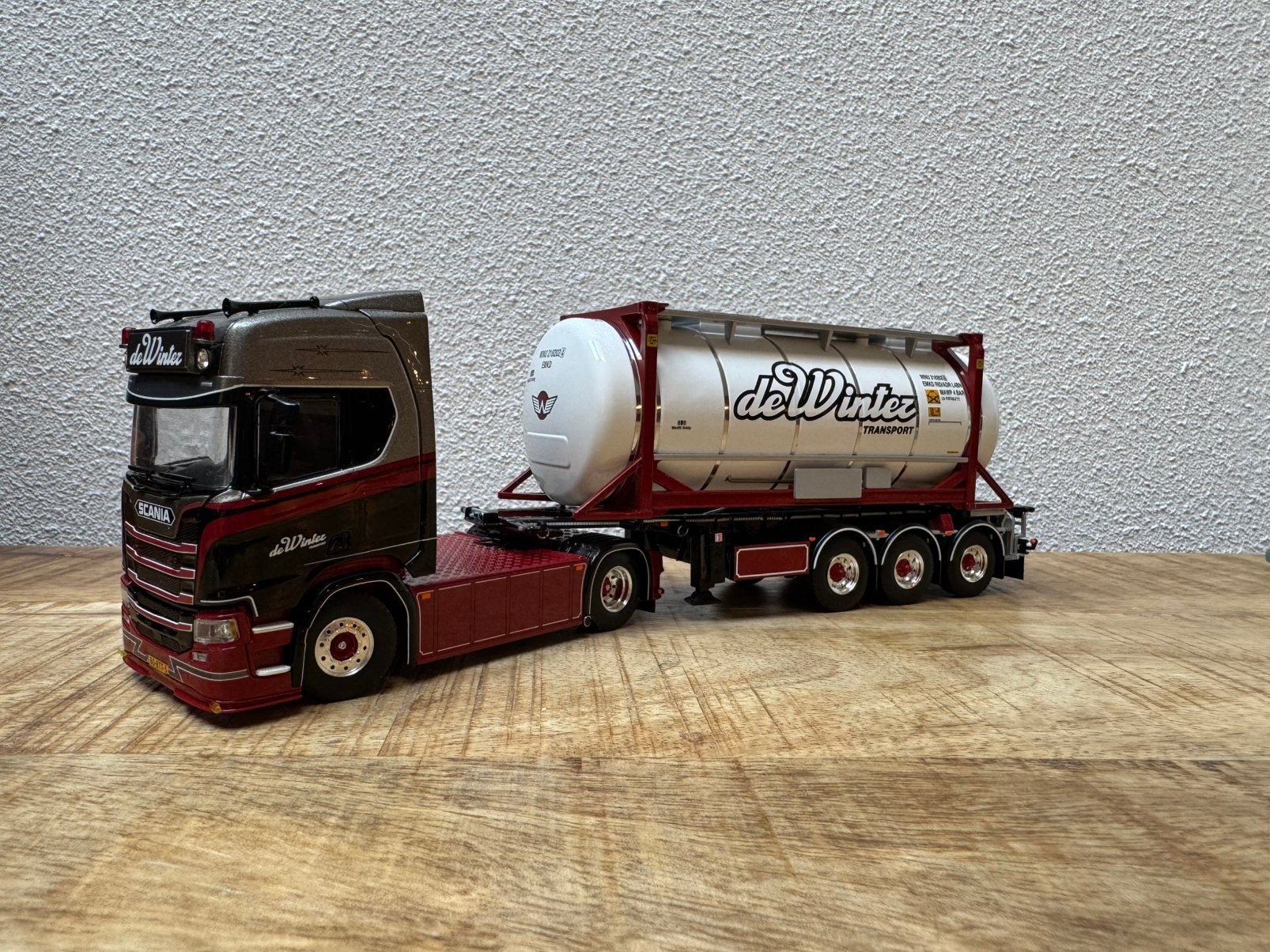 WSI Scania de Winter met containerchassis + container, Ophalen of Verzenden, Nieuw, Bus of Vrachtwagen, Wsi