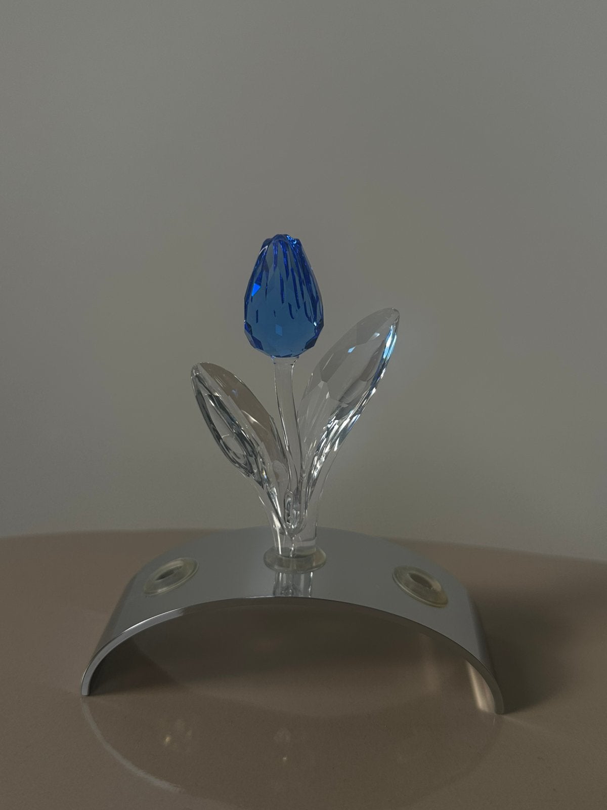 Vintage 90’s Swarovski kristal blauwe tulp in standaard, Verzamelen, Swarovski, Ophalen of Verzenden, Zo goed als nieuw, Figuurtje