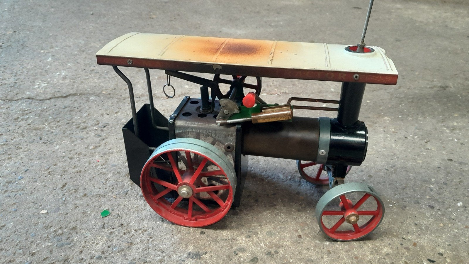 Oude stoommachine., Antiek en Kunst, Antiek | Speelgoed, Ophalen