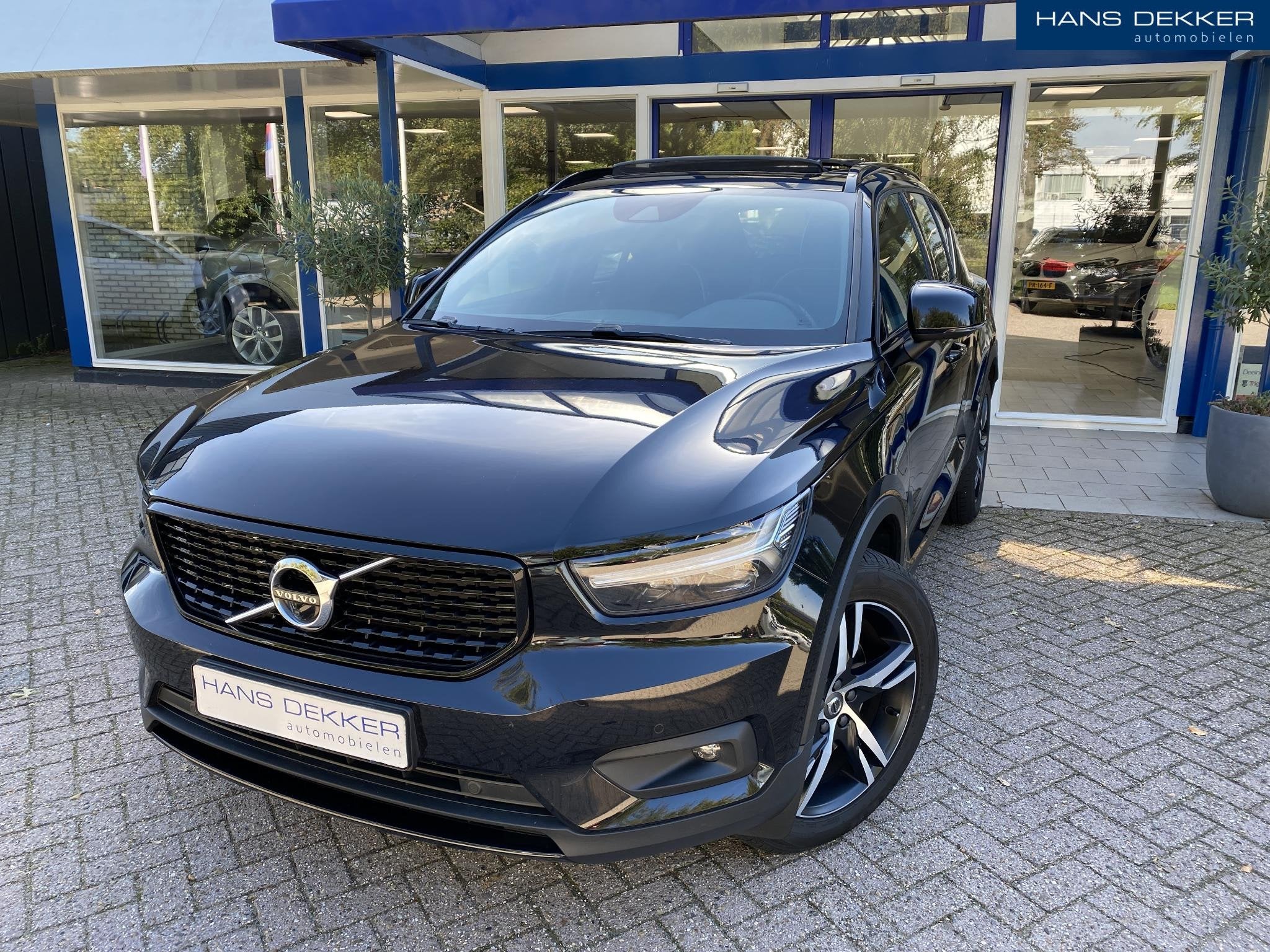 Volvo XC40 1.5 T5 Recharge R-Design Pano / 360 camera / Harm, Auto's, Euro 6, 1712 kg, Zwart, Hybride Elektrisch/Benzine