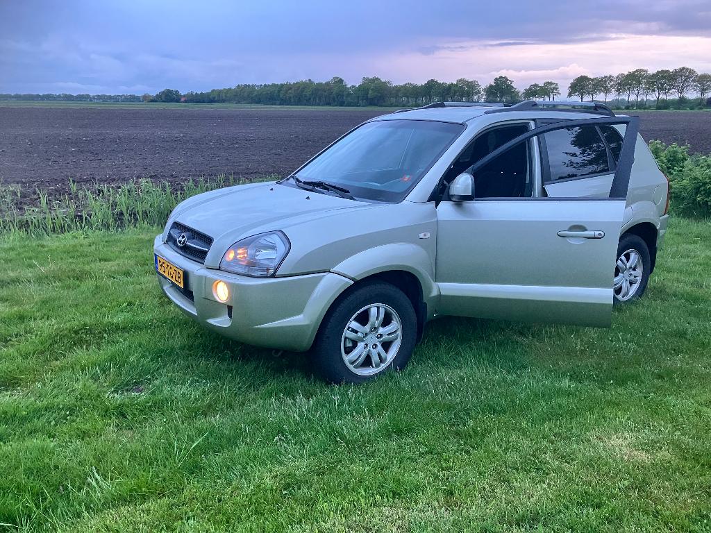 Hyundai Tucson 2.0 I 2WD 2006 Grijs, Auto's, Hyundai, Zwart, 4 cilinders, Alcantara, Origineel Nederlands