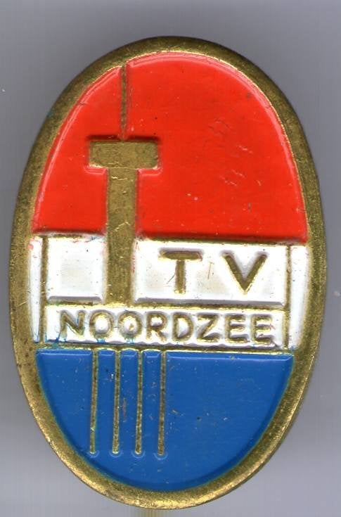 TV Noordzee rood/wit/blauw op koper omroep speldje ( V_018), Verzenden, Zo goed als nieuw, Transport, Speldje of Pin