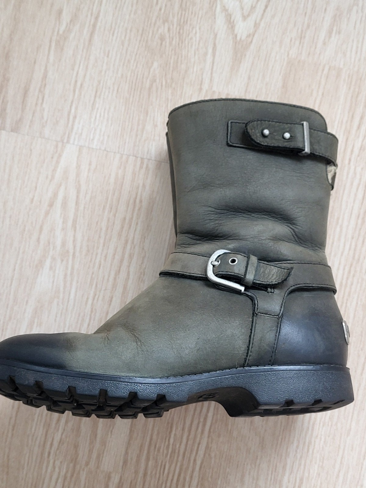 UGG biker boots 36 ruim, Kleding | Dames, Schoenen, UGG, Verzenden, Lage of Enkellaarzen, Gedragen