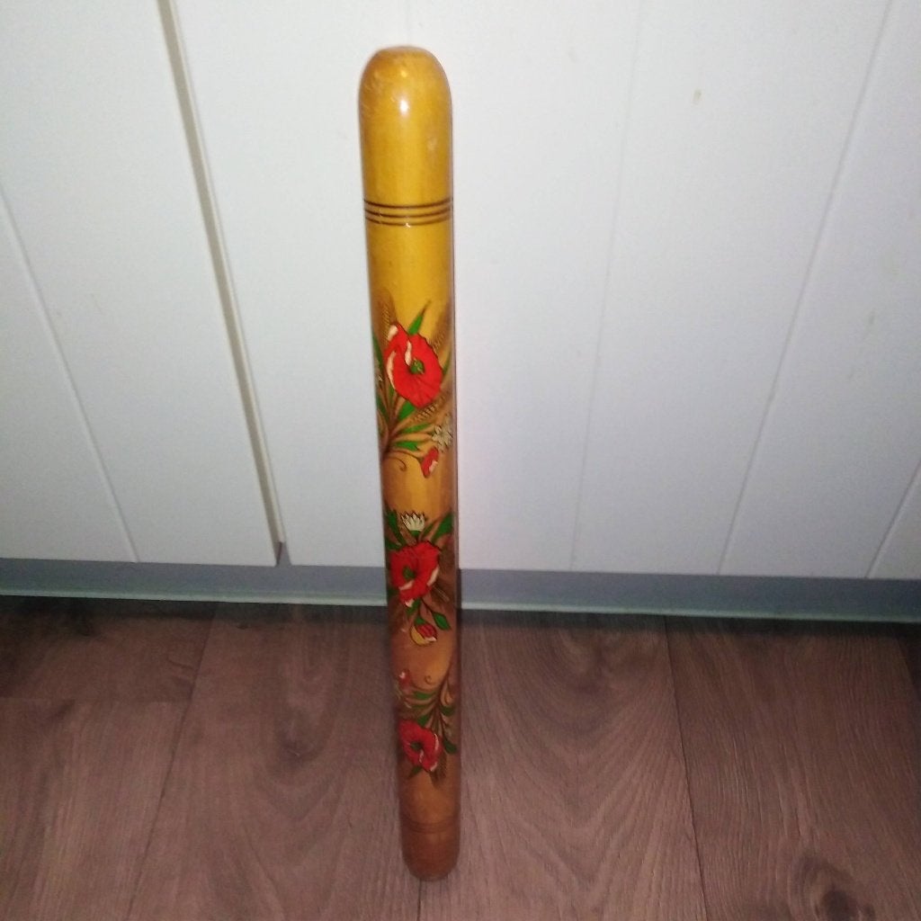 Oude breinaalden kokers hout versierd met rode /gele bloemen, Ophalen, Gebruikt, Breien, Overige typen