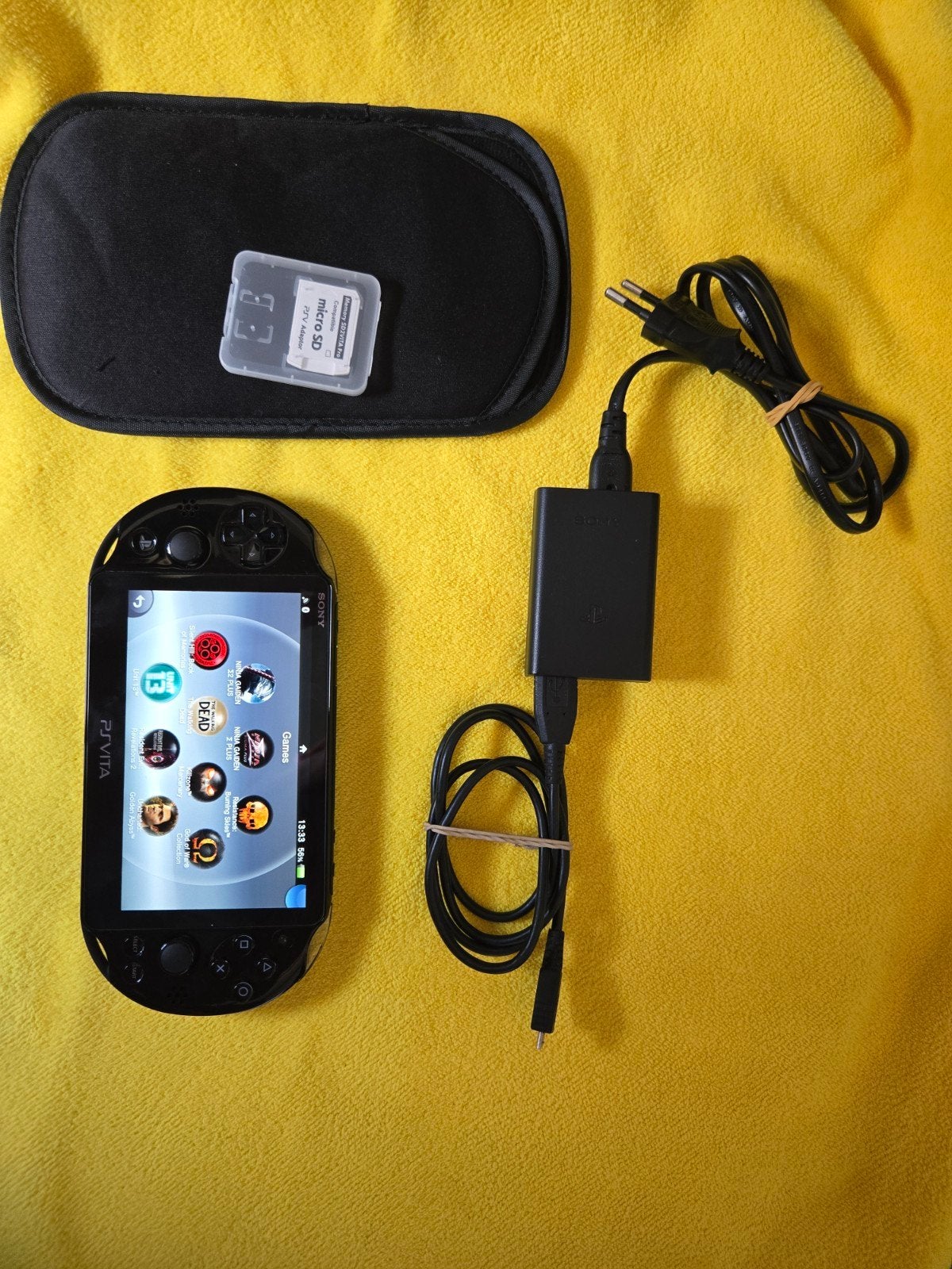 PS Vita 2000 met games, oplader, hoes, SD2Vita Pro en 128GB, Ophalen of Verzenden