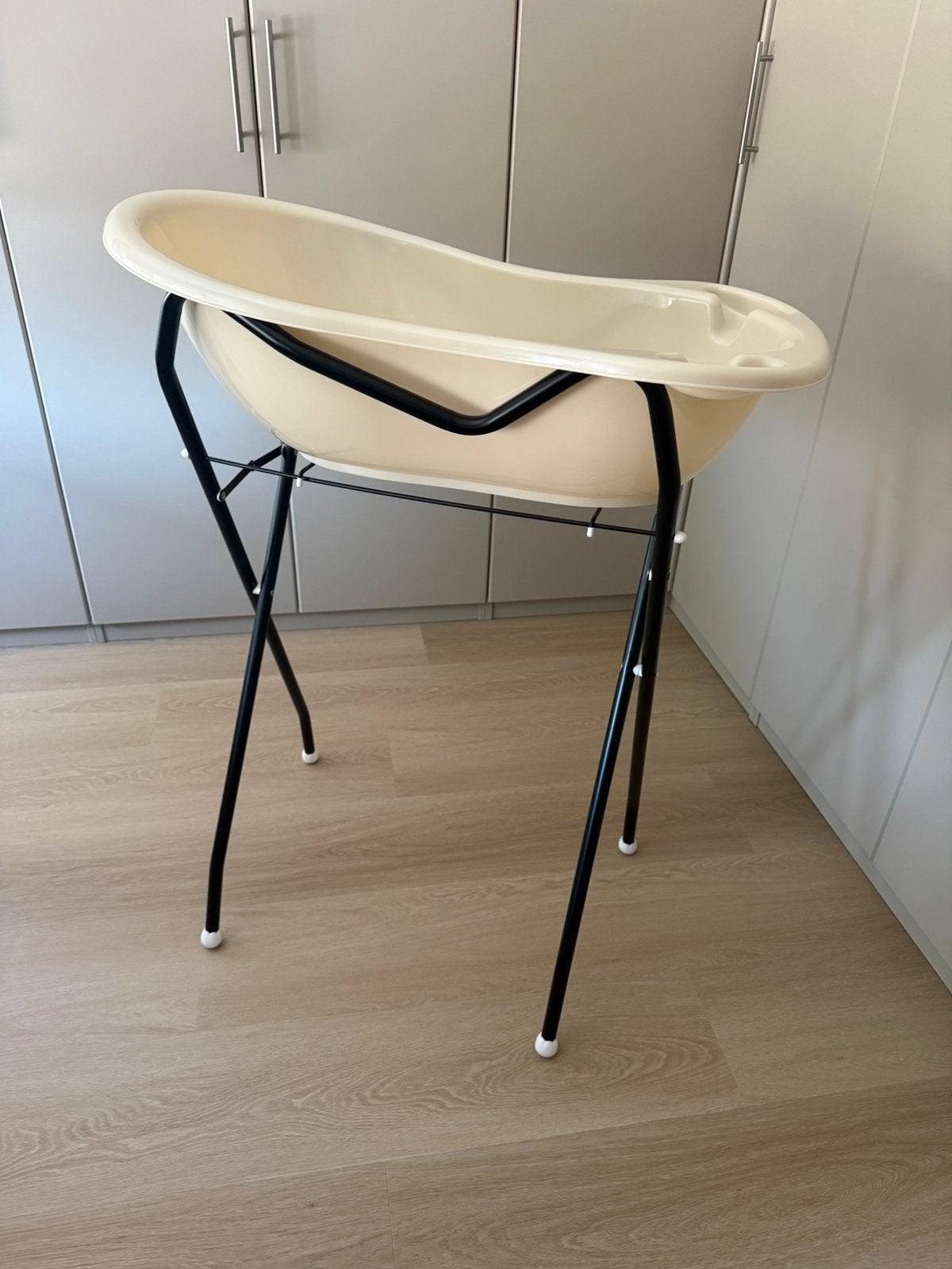 Baby met standaard, Ophalen, Zo goed als nieuw, Overige typen, Standaard