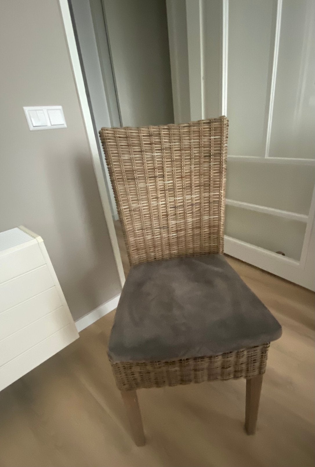 4 rieten stoelen met kussens, Ophalen, Gebruikt, 4 tot 6 stoelen