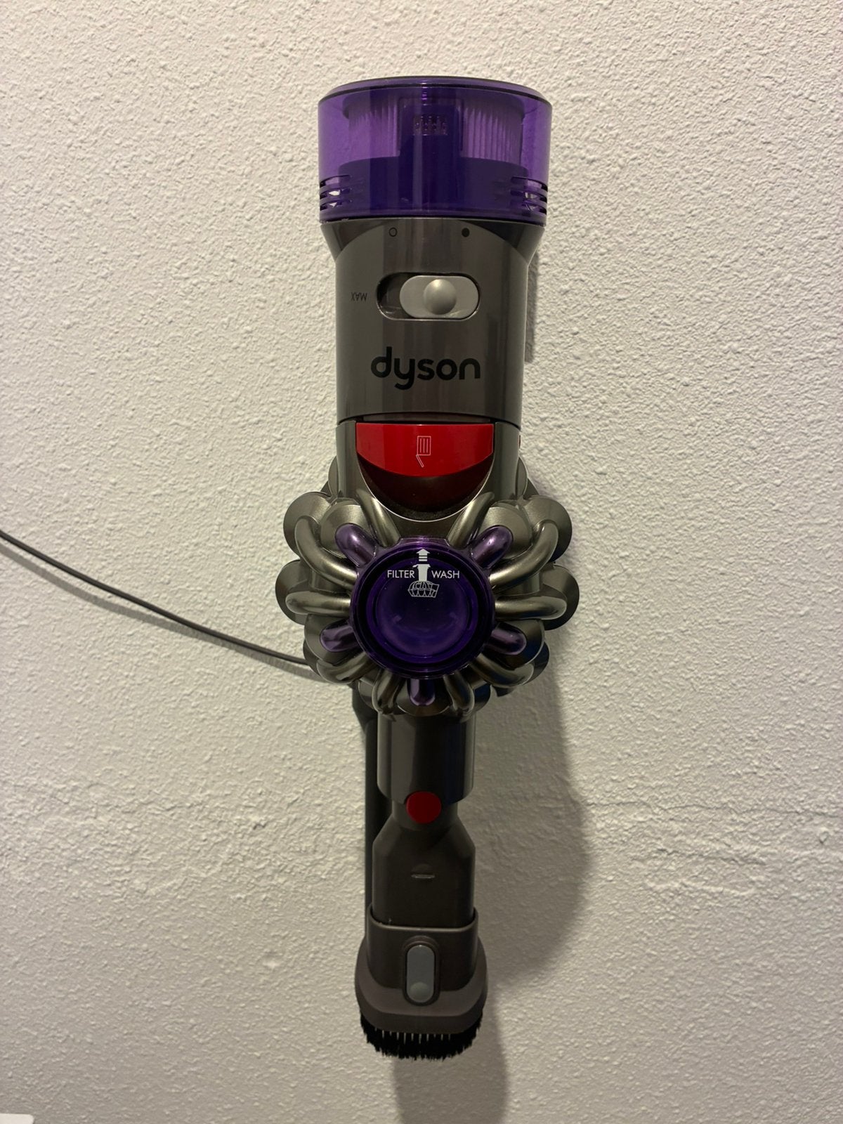 TE KOOP: Dyson V8 (SV25) steelstofzuiger met accessoires, Gebruikt, Ophalen of Verzenden, Dyson, Geschikt voor tapijt