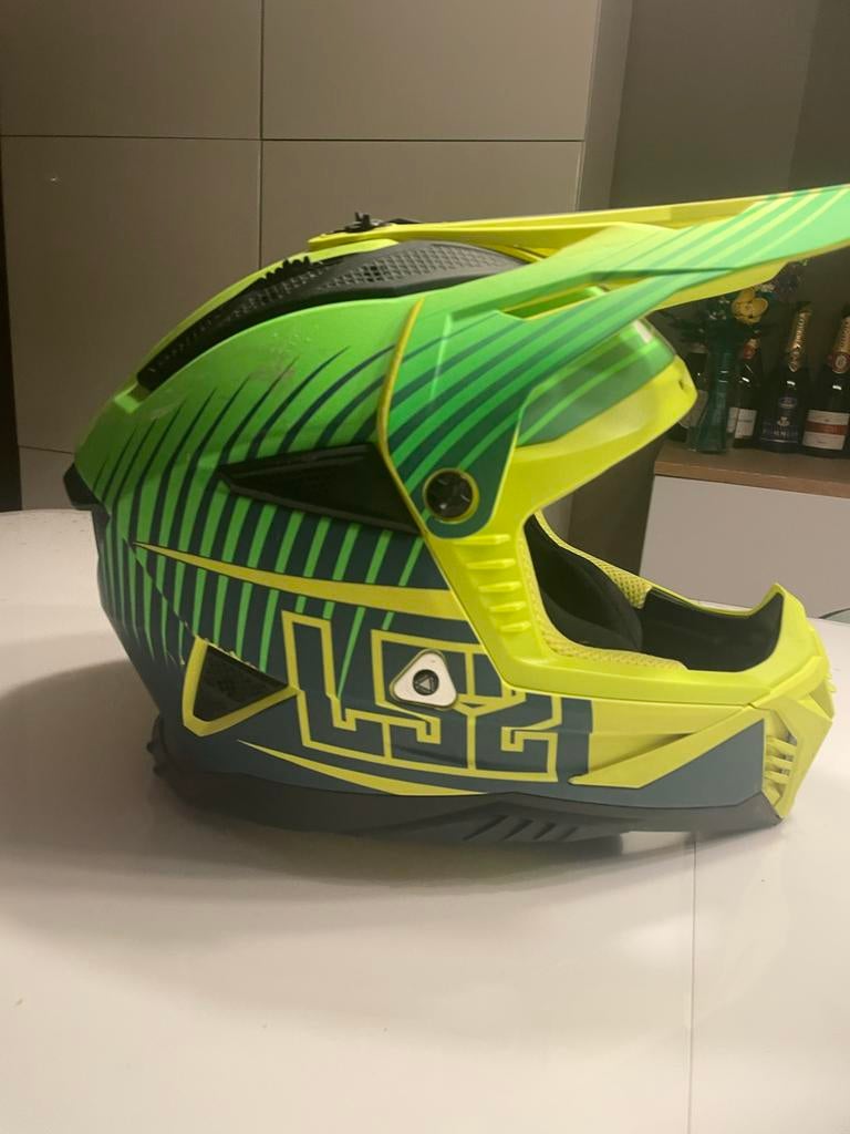 Motto cross helm / MTB helm, Motoren, Kleding | Motorhelmen, Overige merken, Ophalen of Verzenden, Tweedehands, Heren