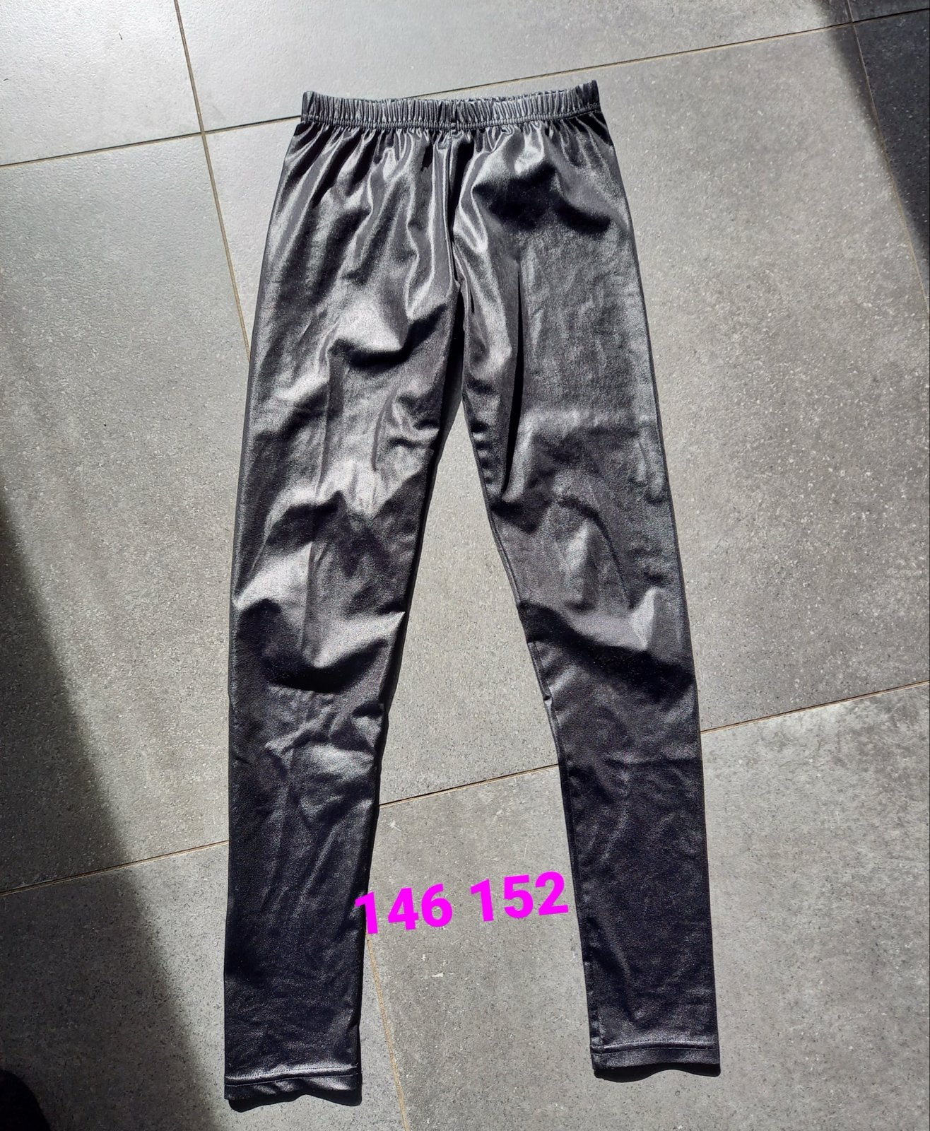 Zwarte glimmende legging maat 146/152, Ophalen of Verzenden, Zo goed als nieuw, Meisje, Broek