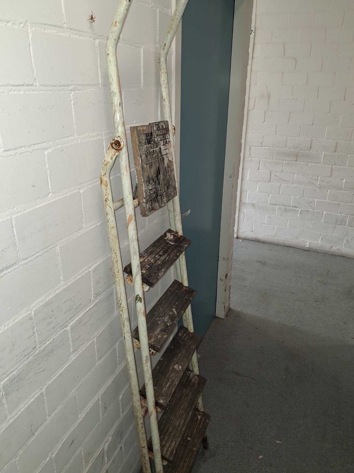 Vintage ladder, decoratief of voor lichte klusjes, Ophalen of Verzenden, Gebruikt, Ladder, Minder dan 2 meter