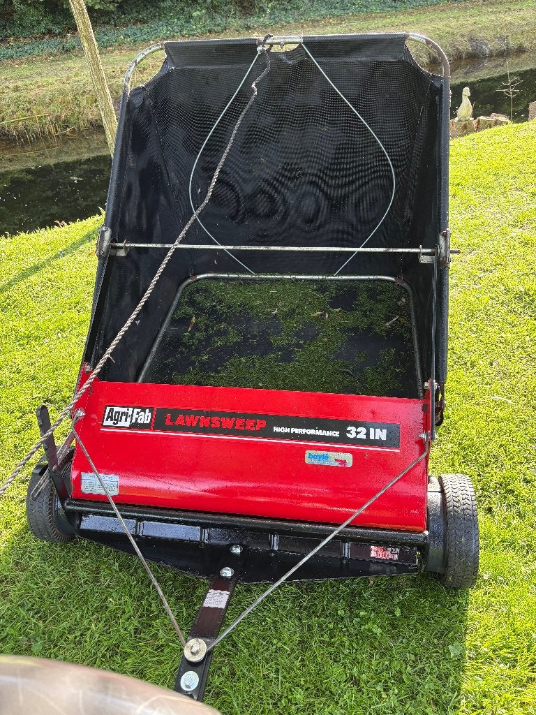 Blad-Grasveger Agri-Fab Lawnsweep 32 inch, Ophalen, Gebruikt, Opvangbak, Agri-Fab