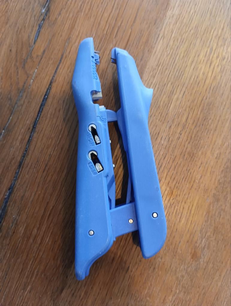 Welcom Duo Crimp No. 300 Striptang, Ophalen of Verzenden, Gebruikt