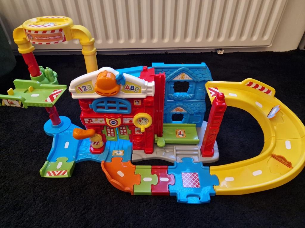 Vtech Toet Toet Brandweerkazerne met Brandweerauto, Ophalen of Verzenden, Gebruikt, Jongen of Meisje