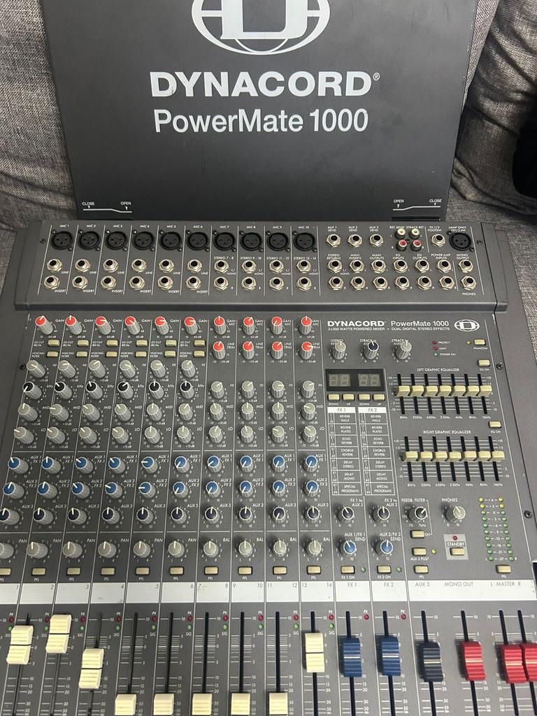 Dynacord PowerMate 1000 Powermixer, Ophalen of Verzenden, Zo goed als nieuw, 10 tot 20 kanalen, Microfooningang