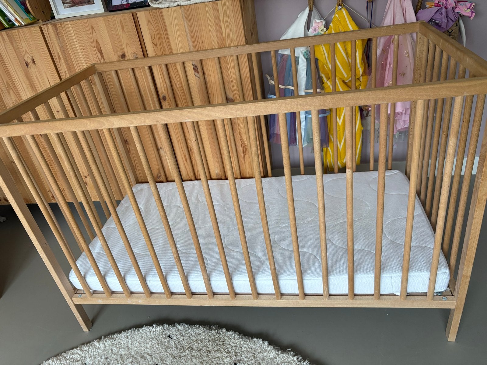 Houten Ledikant met Matras en Beddengoed