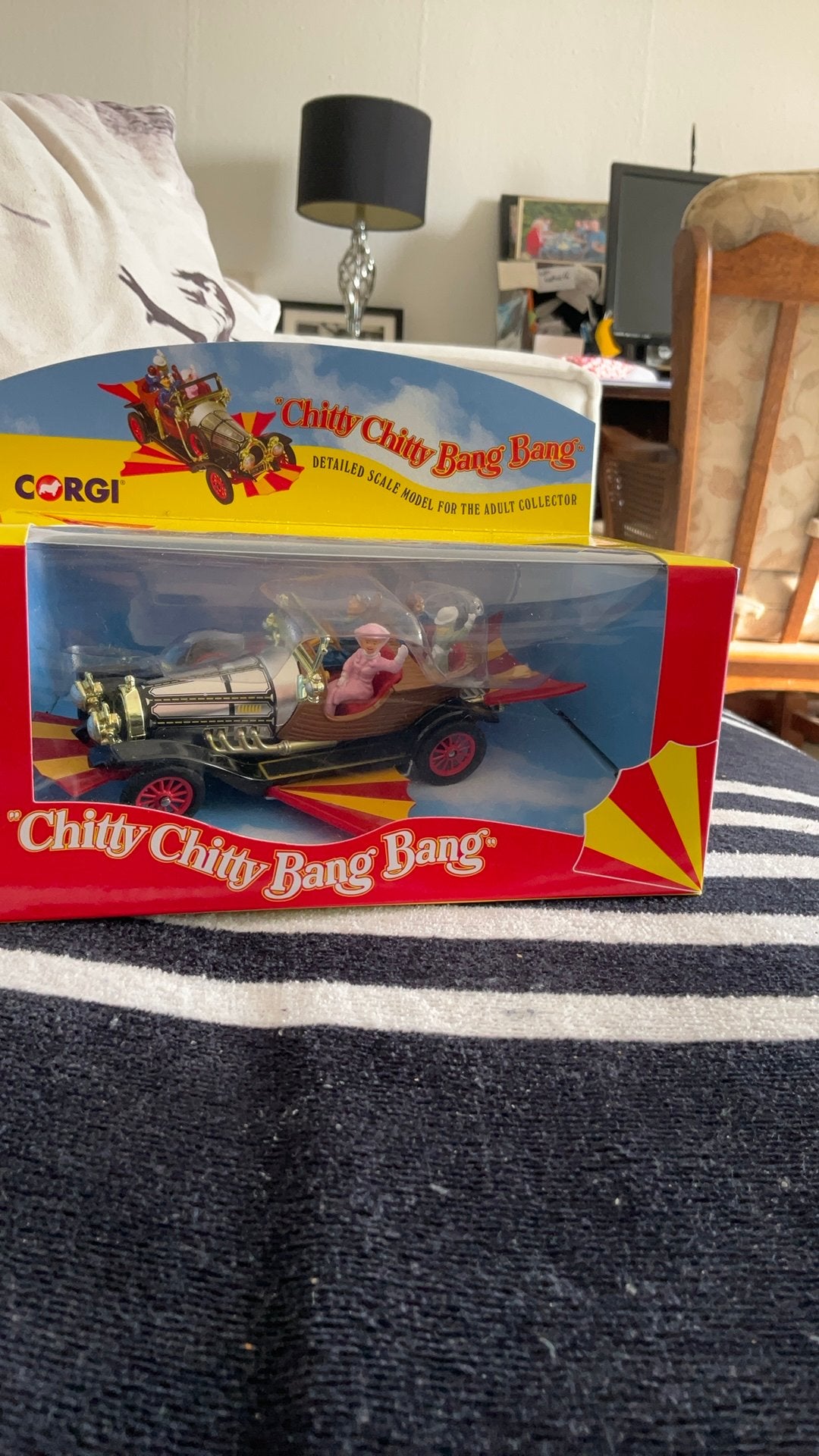 Like new  in box chitty bang bang  car, Ophalen, Zo goed als nieuw