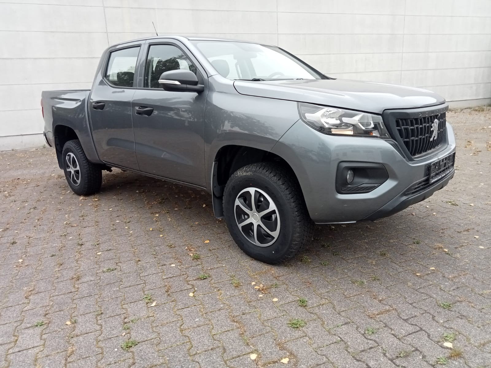 EXPORT PEUGEOT LANDTREK PICKUP 4WD DC 5 ZITTER 2.4 LTR.BENZ, Stof, 4 cilinders, Handgeschakeld, SUV of Terreinwagen