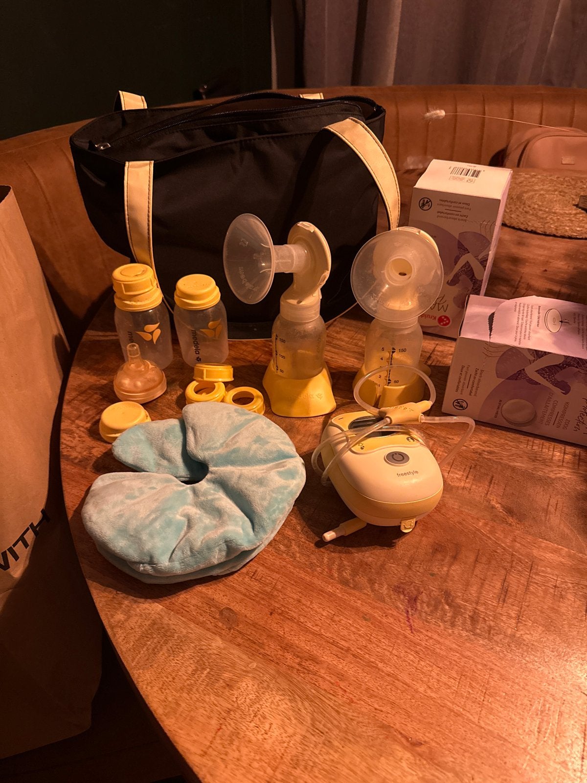 Medela Freestyle kolfset met accessoires en tas, Ophalen of Verzenden, Gebruikt