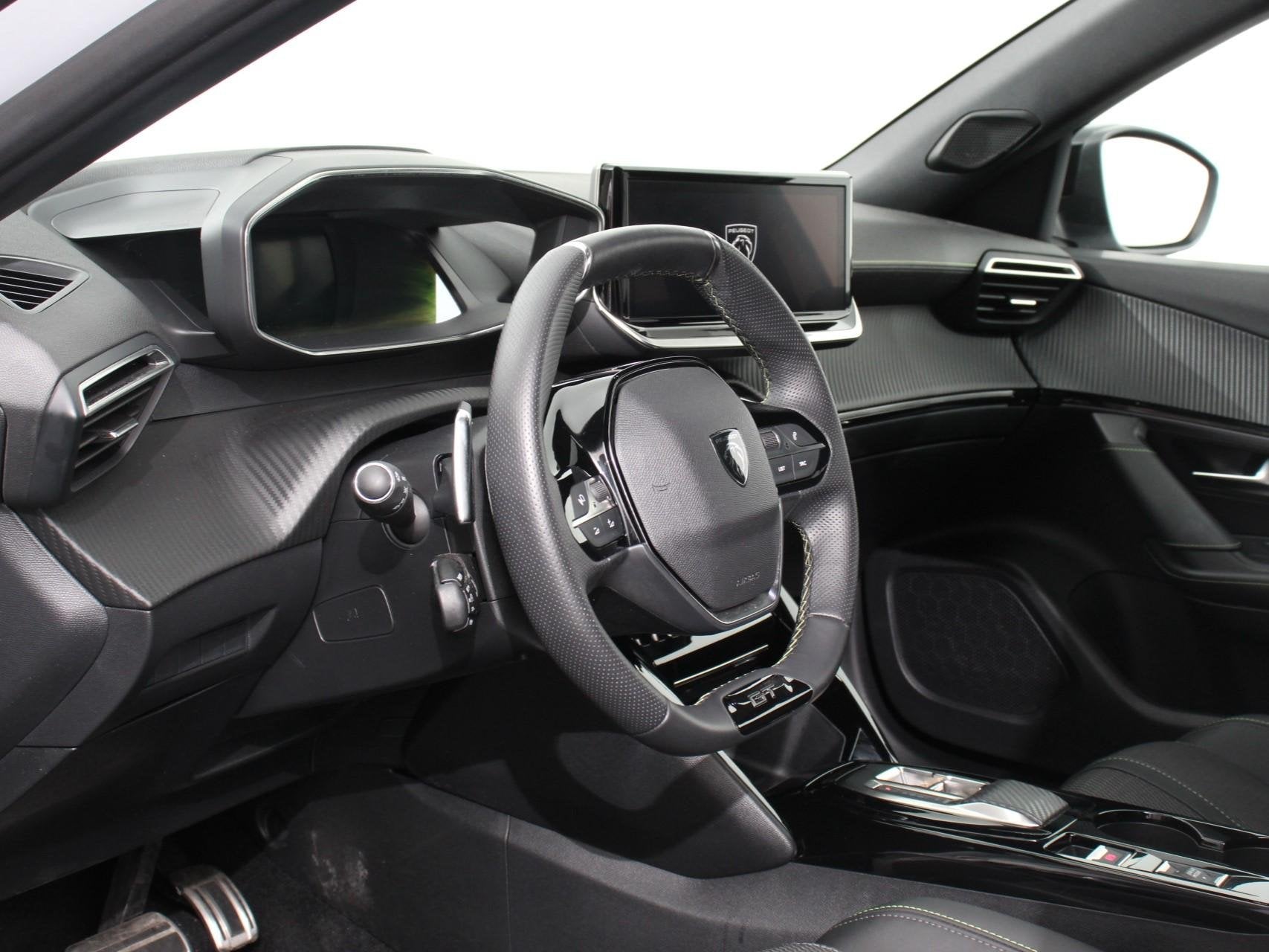 Peugeot 2008 1.2 PureTech 130pk Automaat Allure Navigatie Cl, 1199 cc, Leder en Stof, Wit, 1180 kg
