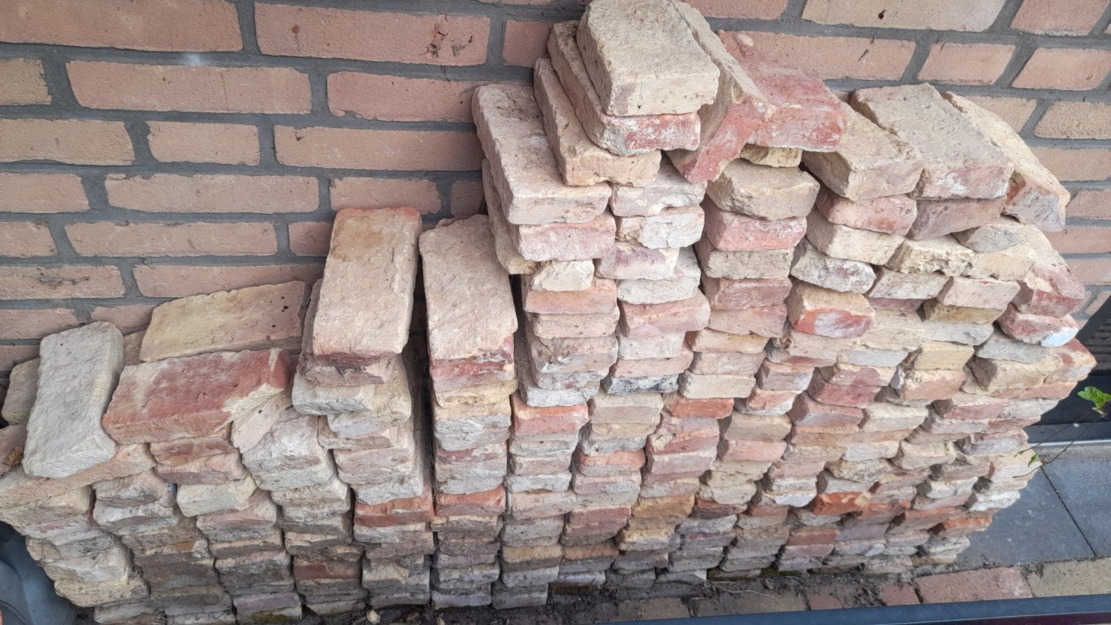Waaltjes, Ophalen, Gebruikt, Bakstenen