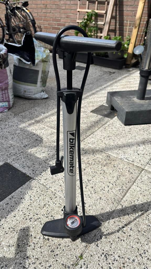 Fietspomp met drukmeter, Ophalen of Verzenden, Drukmeter, Gebruikt