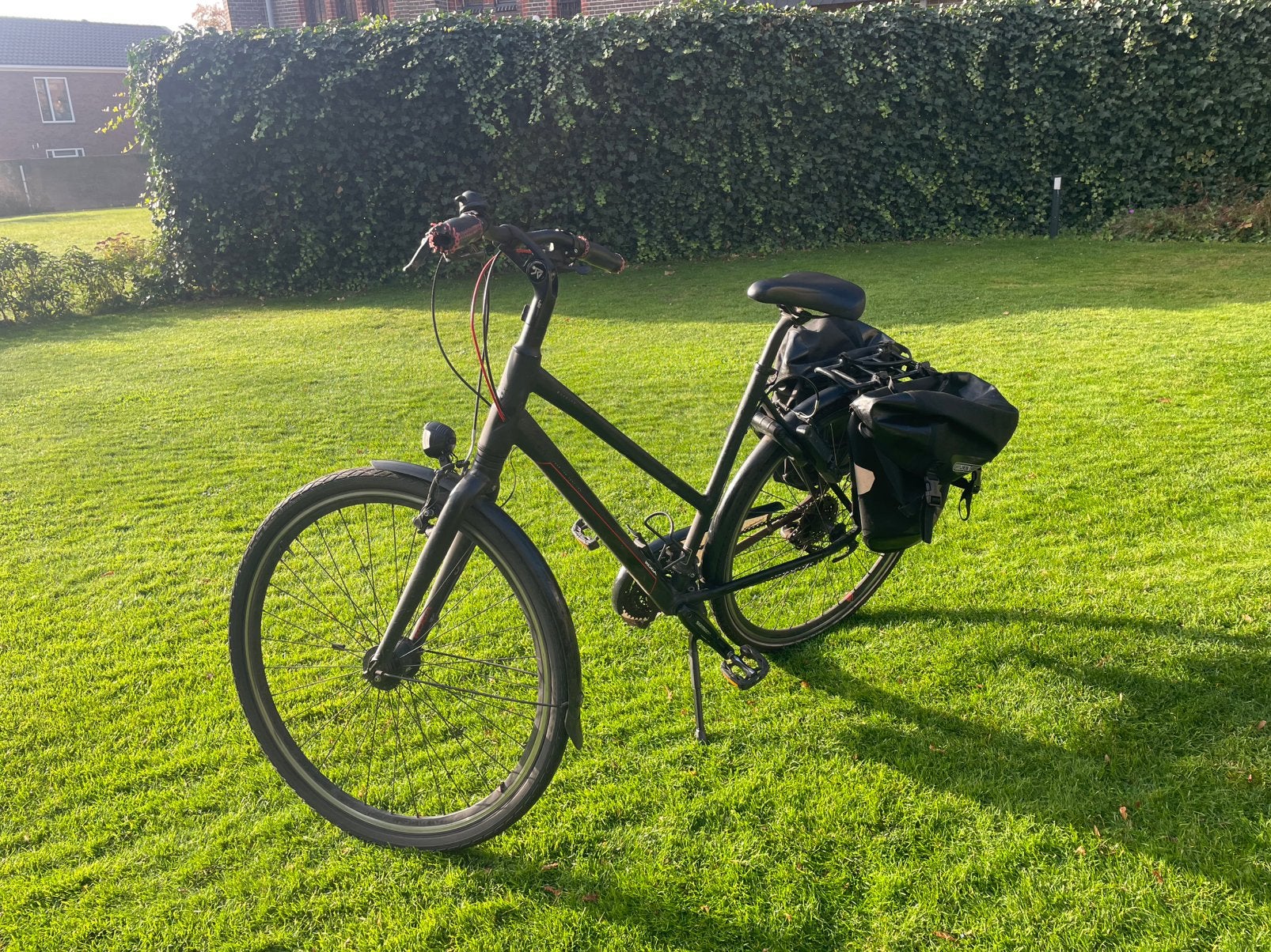 Damesfiets Koga zwart met ortlieb fietstassen, Fietsen en Brommers, Versnellingen, Ophalen, Overige merken, 53 tot 56 cm