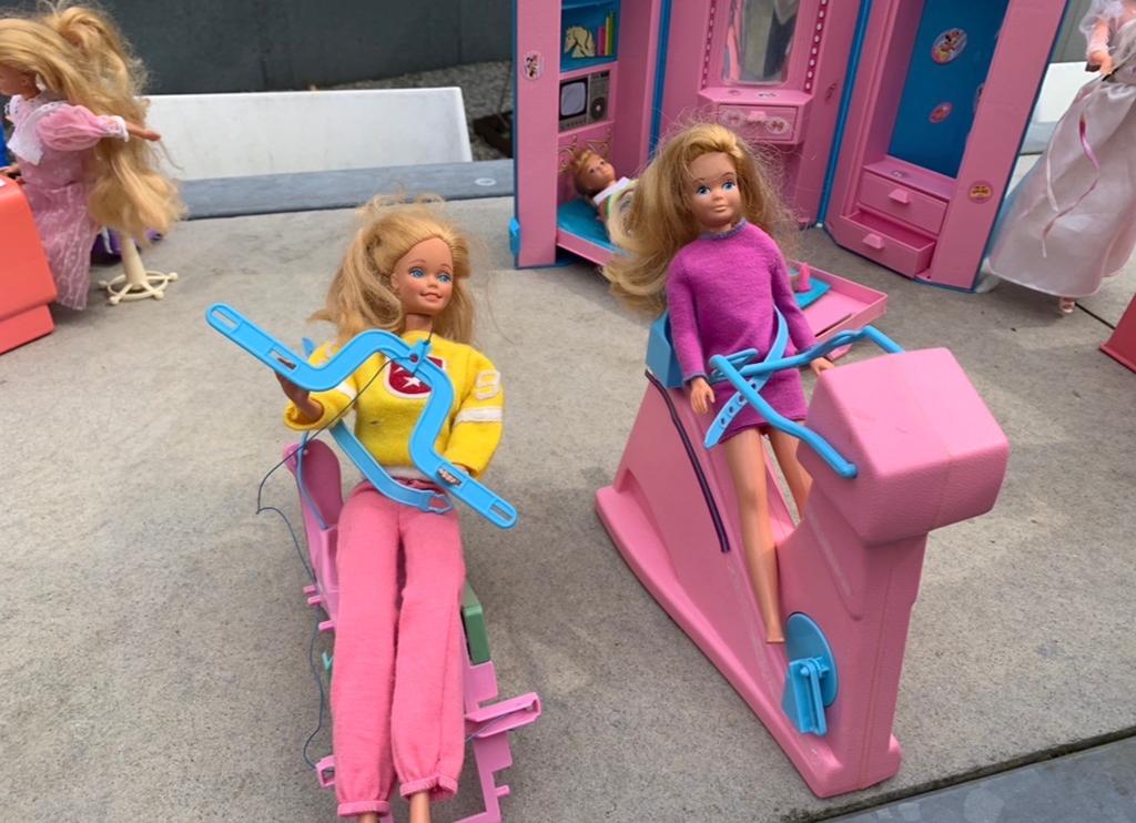 Vintage Barbie poppen met fitnessapparatuur, Ophalen of Verzenden, Gebruikt, Barbie