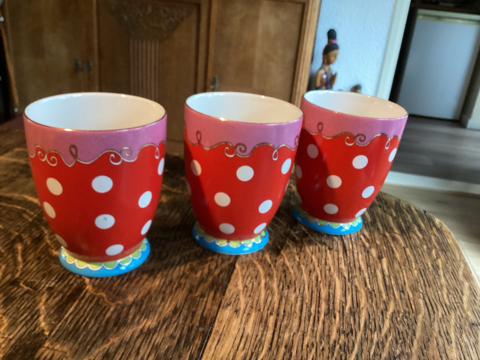Oilily 3 x Douwe Egberts bekers in goede staat 10 H € 14, Gebruikt, Overige merken, Keramiek, Modern