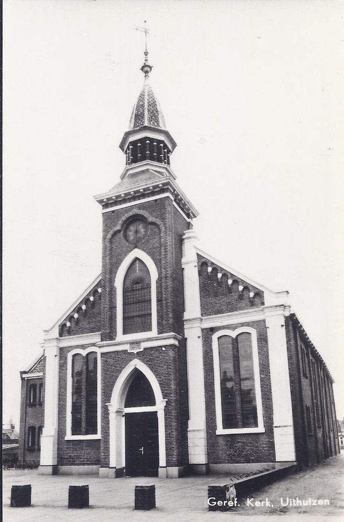 Uithuizen Gerformeerde Kerk Oude Ansichtkaart ( A1342, Verzamelen, Ophalen of Verzenden, 1960 tot 1980, Gelopen