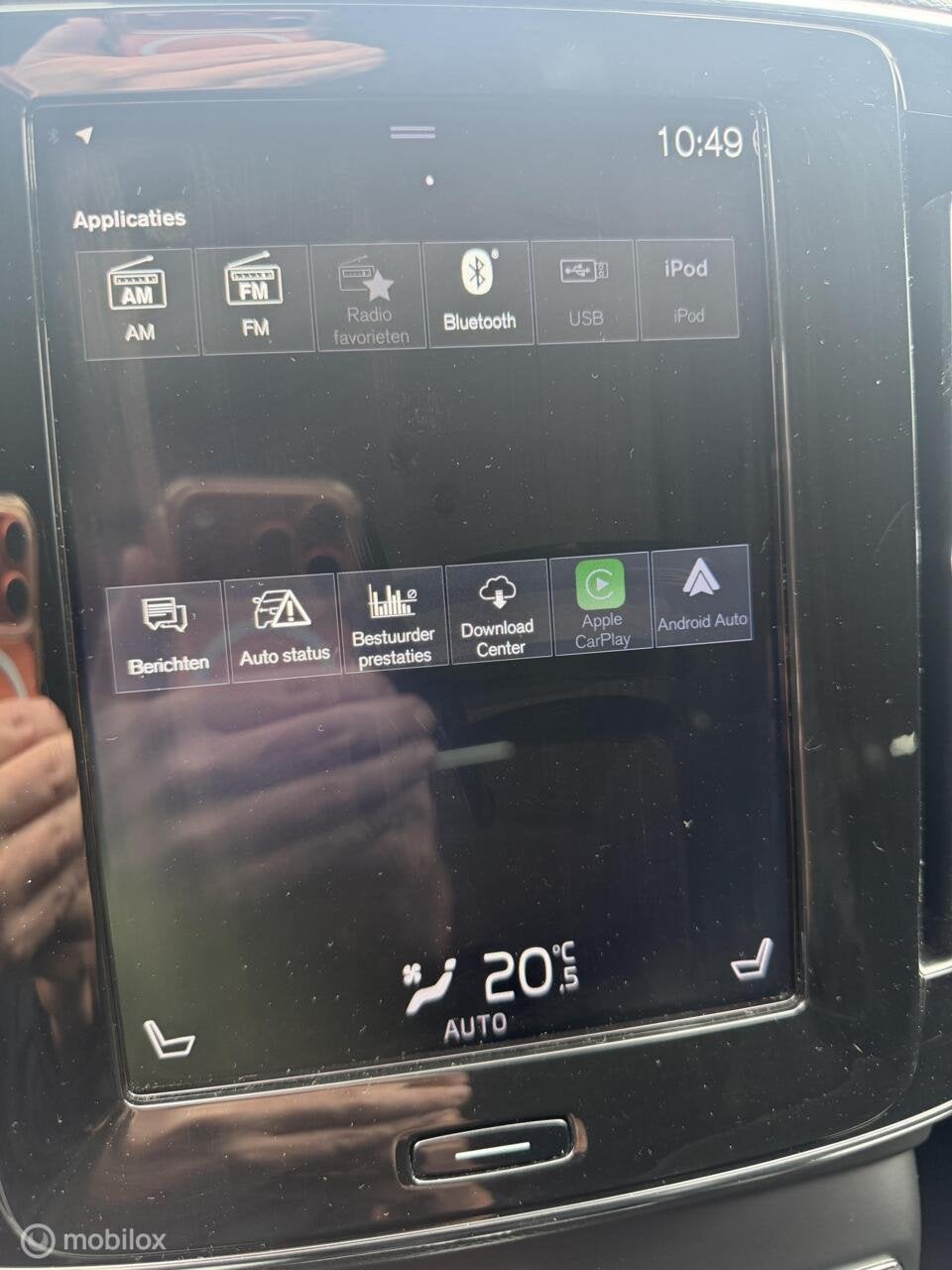 Foto 19 van Volvo XC40 2.0 T4 AWD R-Design AUTOMAAT / CARPLAY