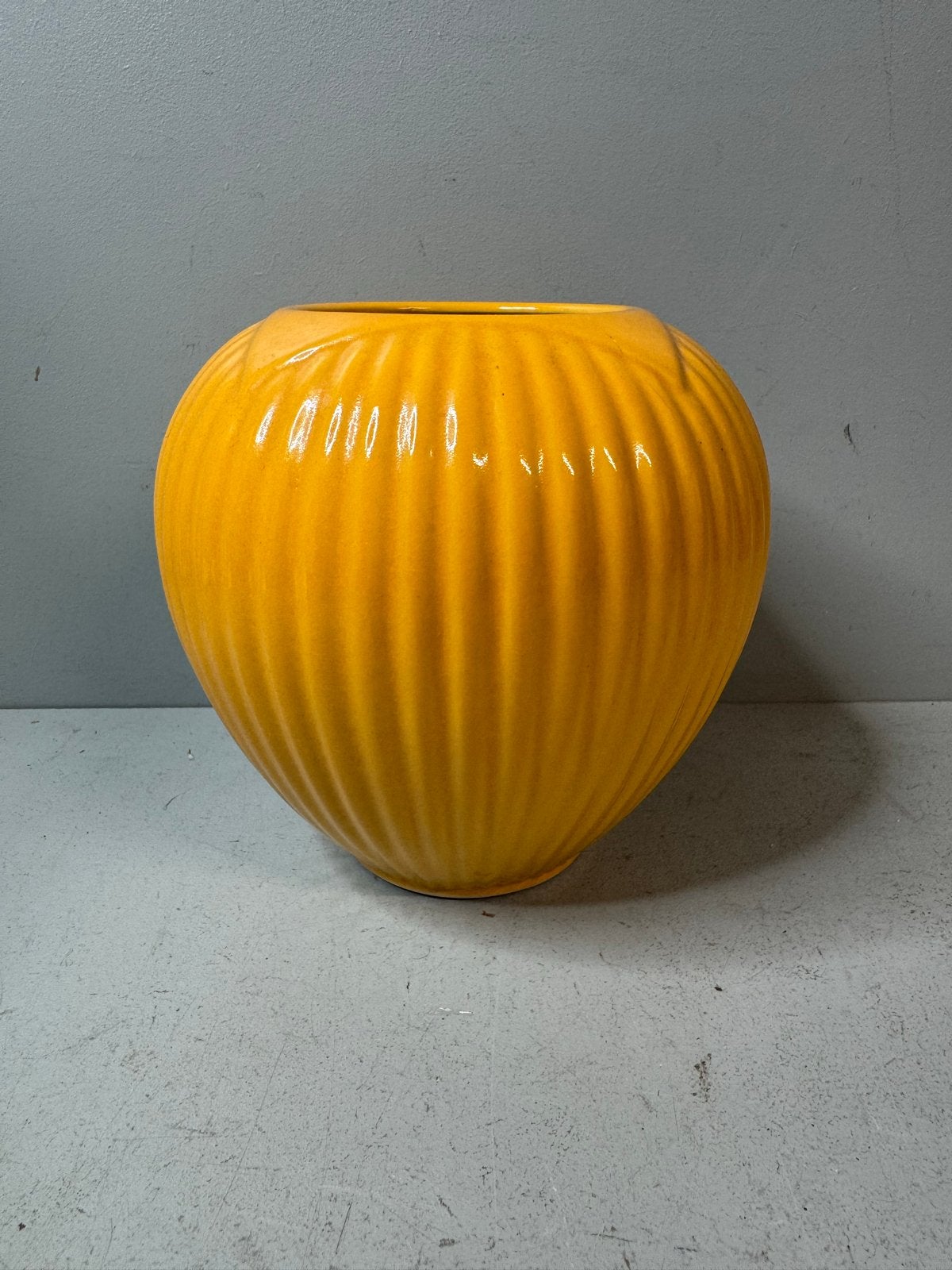 Vintage Gele West Germany Vaas - Bolvormig met Ribbels, Ophalen of Verzenden